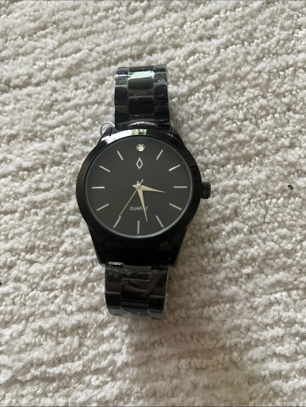 Classic Black Quartz Watch with Minimal Dial